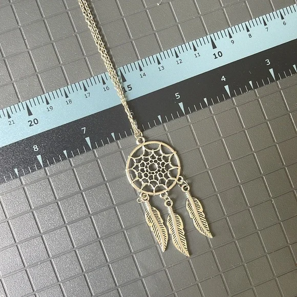 Silver Dreamcatcher Feathers Necklace - Picture 4 of 4